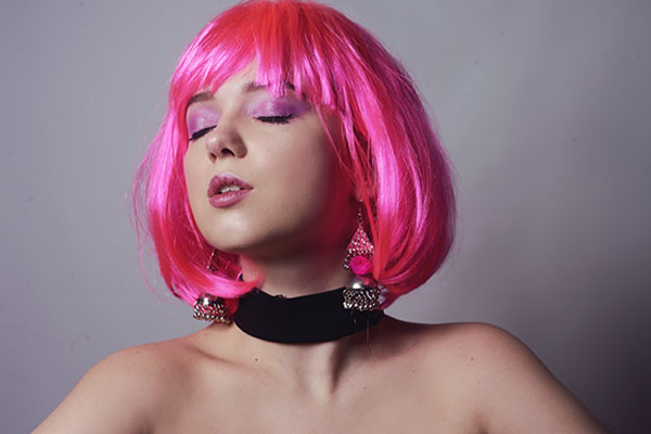 Modny kolor włosów - power pink